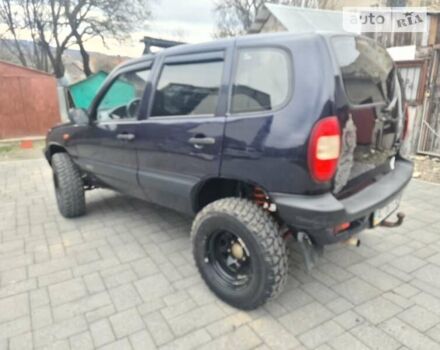 Синий Шевроле Нива, объемом двигателя 1.69 л и пробегом 180 тыс. км за 3500 $, фото 4 на Automoto.ua