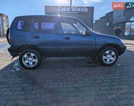 Синий Шевроле Нива, объемом двигателя 1.7 л и пробегом 244 тыс. км за 2300 $, фото 6 на Automoto.ua