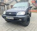 Синий Шевроле Нива, объемом двигателя 1.69 л и пробегом 180 тыс. км за 3500 $, фото 1 на Automoto.ua