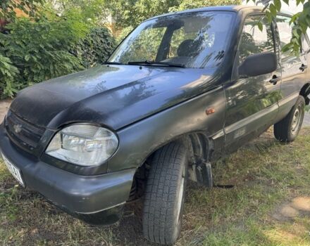 Синий Шевроле Нива, объемом двигателя 1.7 л и пробегом 230 тыс. км за 1850 $, фото 2 на Automoto.ua