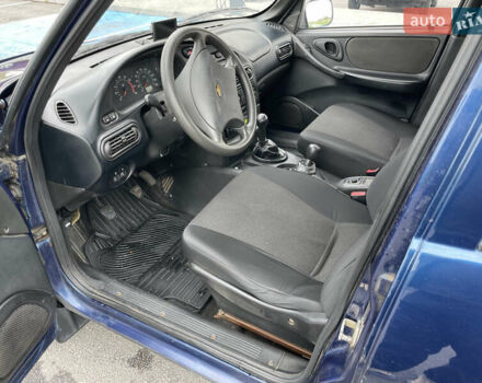 Синий Шевроле Нива, объемом двигателя 1.69 л и пробегом 239 тыс. км за 3600 $, фото 13 на Automoto.ua
