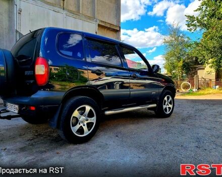 Синий Шевроле Нива, объемом двигателя 1.7 л и пробегом 282 тыс. км за 3999 $, фото 3 на Automoto.ua