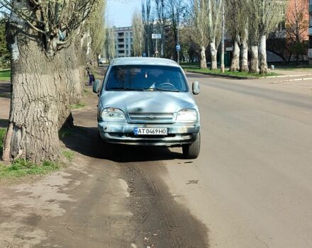 Синий Шевроле Нива, объемом двигателя 1.7 л и пробегом 196 тыс. км за 1200 $, фото 1 на Automoto.ua