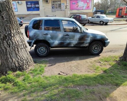 Синий Шевроле Нива, объемом двигателя 1.7 л и пробегом 196 тыс. км за 1200 $, фото 3 на Automoto.ua