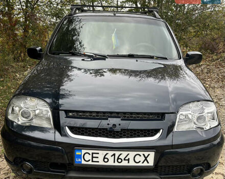 Шевроле Нива 2010 у Чернівцях на Automoto.ua Синій Шевроле Нива, об'ємом двигуна 1.69 л та пробігом 146 тис. км за 4800 $, фото 1 на Automoto.ua