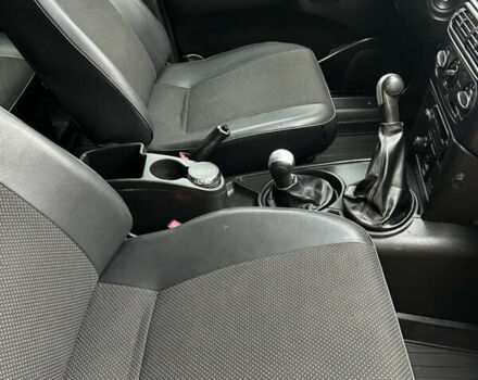 Шевроле Нива 2010 у Чернівцях на Automoto.ua Синій Шевроле Нива, об'ємом двигуна 1.69 л та пробігом 146 тис. км за 4800 $, фото 9 на Automoto.ua