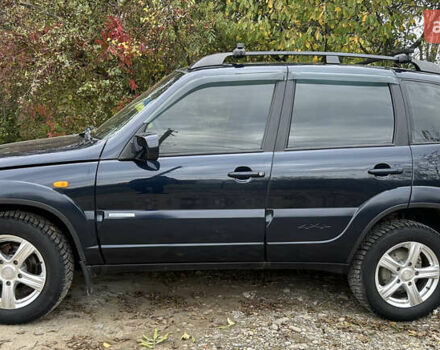 Шевроле Нива 2010 у Чернівцях на Automoto.ua Синій Шевроле Нива, об'ємом двигуна 1.69 л та пробігом 146 тис. км за 4800 $, фото 3 на Automoto.ua