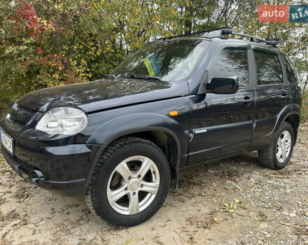 Шевроле Нива 2010 у Чернівцях на Automoto.ua Синій Шевроле Нива, об'ємом двигуна 1.69 л та пробігом 146 тис. км за 4800 $, фото 2 на Automoto.ua