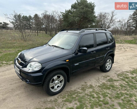 Синий Шевроле Нива, объемом двигателя 1.69 л и пробегом 61 тыс. км за 6999 $, фото 5 на Automoto.ua