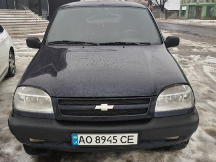 Синий Шевроле Нива, объемом двигателя 1.7 л и пробегом 218 тыс. км за 3200 $, фото 1 на Automoto.ua