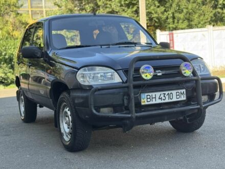 Синий Шевроле Нива, объемом двигателя 1.7 л и пробегом 97 тыс. км за 2499 $, фото 1 на Automoto.ua