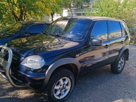 Шевроле Нива 2004 у Шостке на Automoto.ua Синій Шевроле Нива, об'ємом двигуна 1.7 л та пробігом 3 тис. км за 3800 $, фото 1 на Automoto.ua