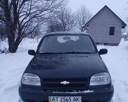 Синий Шевроле Нива, объемом двигателя 1.69 л и пробегом 175 тыс. км за 4600 $, фото 1 на Automoto.ua