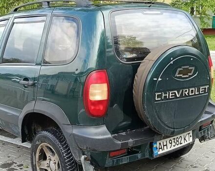 Зеленый Шевроле Нива, объемом двигателя 1.69 л и пробегом 165 тыс. км за 3200 $, фото 2 на Automoto.ua
