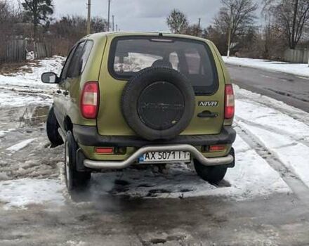 Зеленый Шевроле Нива, объемом двигателя 1.7 л и пробегом 315 тыс. км за 4500 $, фото 4 на Automoto.ua