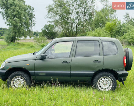 Зеленый Шевроле Нива, объемом двигателя 1.69 л и пробегом 136 тыс. км за 3200 $, фото 4 на Automoto.ua
