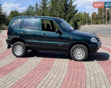 Зеленый Шевроле Нива, объемом двигателя 1.7 л и пробегом 320 тыс. км за 2750 $, фото 3 на Automoto.ua