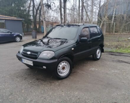 Зеленый Шевроле Нива, объемом двигателя 1.7 л и пробегом 233 тыс. км за 3000 $, фото 6 на Automoto.ua