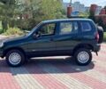 Зеленый Шевроле Нива, объемом двигателя 1.7 л и пробегом 320 тыс. км за 2250 $, фото 4 на Automoto.ua