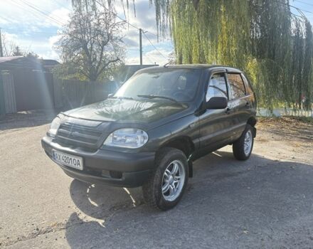 Зелений Шевроле Нива, об'ємом двигуна 1.7 л та пробігом 150 тис. км за 3000 $, фото 1 на Automoto.ua