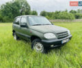 Зеленый Шевроле Нива, объемом двигателя 1.69 л и пробегом 136 тыс. км за 3200 $, фото 1 на Automoto.ua