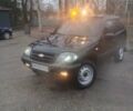 Зеленый Шевроле Нива, объемом двигателя 1.7 л и пробегом 233 тыс. км за 3000 $, фото 7 на Automoto.ua