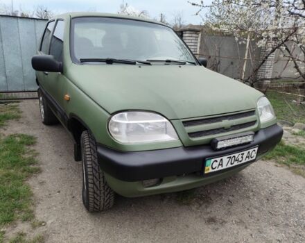 Зеленый Шевроле Нива, объемом двигателя 1.7 л и пробегом 310 тыс. км за 4000 $, фото 2 на Automoto.ua