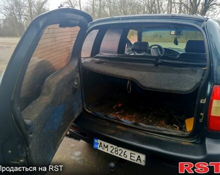 Зеленый Шевроле Нива, объемом двигателя 1.7 л и пробегом 227 тыс. км за 3000 $, фото 5 на Automoto.ua