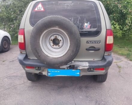 Зелений Шевроле Нива, об'ємом двигуна 1.7 л та пробігом 120 тис. км за 1000 $, фото 1 на Automoto.ua