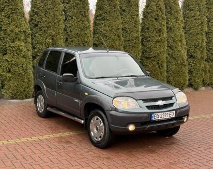 Зелений Шевроле Нива, об'ємом двигуна 1.7 л та пробігом 244 тис. км за 3450 $, фото 3 на Automoto.ua