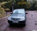 Зеленый Шевроле Нива, объемом двигателя 1.7 л и пробегом 323 тыс. км за 4700 $, фото 1 на Automoto.ua