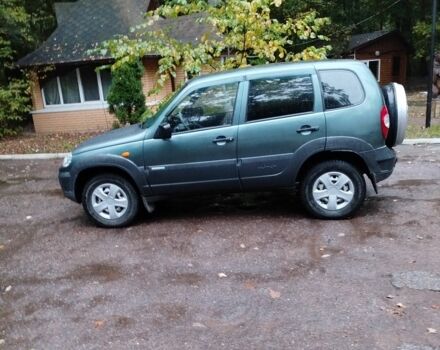 Зеленый Шевроле Нива, объемом двигателя 1.7 л и пробегом 323 тыс. км за 4700 $, фото 4 на Automoto.ua