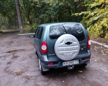 Зеленый Шевроле Нива, объемом двигателя 1.7 л и пробегом 323 тыс. км за 4700 $, фото 3 на Automoto.ua