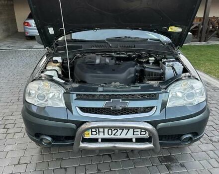 Зеленый Шевроле Нива, объемом двигателя 1.69 л и пробегом 140 тыс. км за 5300 $, фото 7 на Automoto.ua