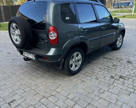 Зеленый Шевроле Нива, объемом двигателя 1.69 л и пробегом 140 тыс. км за 5300 $, фото 5 на Automoto.ua