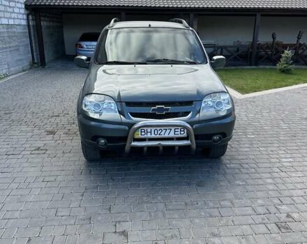 Зеленый Шевроле Нива, объемом двигателя 1.69 л и пробегом 140 тыс. км за 5300 $, фото 1 на Automoto.ua