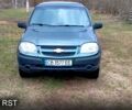 Зеленый Шевроле Нива, объемом двигателя 1.7 л и пробегом 99 тыс. км за 5600 $, фото 1 на Automoto.ua