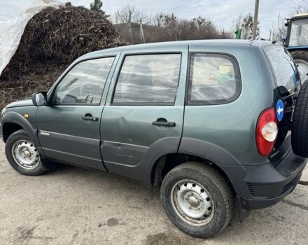 Зеленый Шевроле Нива, объемом двигателя 1.7 л и пробегом 207 тыс. км за 4400 $, фото 1 на Automoto.ua