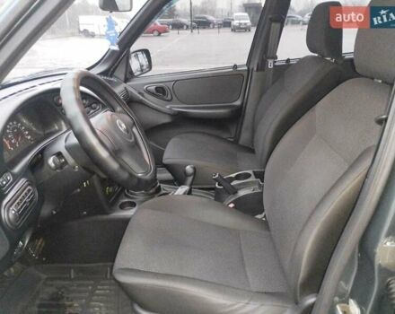 Зеленый Шевроле Нива, объемом двигателя 1.69 л и пробегом 103 тыс. км за 6900 $, фото 5 на Automoto.ua