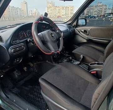 Зеленый Шевроле Нива, объемом двигателя 1.69 л и пробегом 142 тыс. км за 6500 $, фото 7 на Automoto.ua