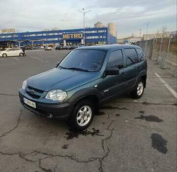 Зеленый Шевроле Нива, объемом двигателя 1.69 л и пробегом 142 тыс. км за 6500 $, фото 8 на Automoto.ua