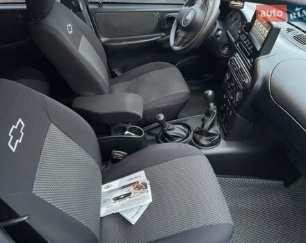 Зеленый Шевроле Нива, объемом двигателя 1.69 л и пробегом 80 тыс. км за 9000 $, фото 16 на Automoto.ua