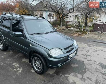 Зеленый Шевроле Нива, объемом двигателя 1.69 л и пробегом 80 тыс. км за 9000 $, фото 6 на Automoto.ua