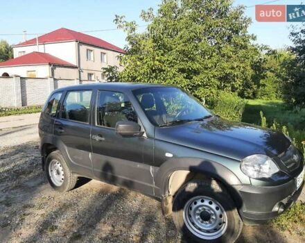 Зеленый Шевроле Нива, объемом двигателя 1.69 л и пробегом 30 тыс. км за 9500 $, фото 3 на Automoto.ua