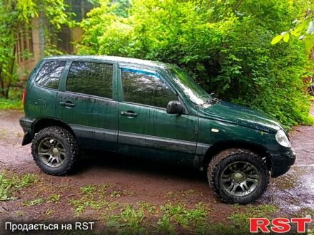 Зеленый Шевроле Нива, объемом двигателя 1.7 л и пробегом 160 тыс. км за 3500 $, фото 1 на Automoto.ua