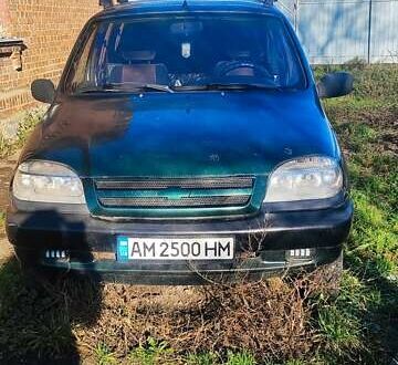 Зеленый Шевроле Нива, объемом двигателя 1.69 л и пробегом 195 тыс. км за 2800 $, фото 1 на Automoto.ua
