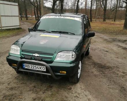 Зеленый Шевроле Нива, объемом двигателя 1.69 л и пробегом 256 тыс. км за 4600 $, фото 1 на Automoto.ua