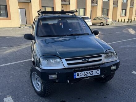 Зеленый Шевроле Нива, объемом двигателя 1.7 л и пробегом 200 тыс. км за 4400 $, фото 1 на Automoto.ua