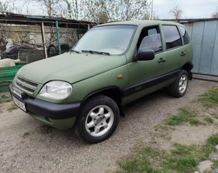 Зеленый Шевроле Нива, объемом двигателя 1.7 л и пробегом 310 тыс. км за 4000 $, фото 1 на Automoto.ua