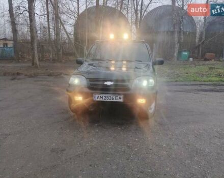 Зеленый Шевроле Нива, объемом двигателя 1.7 л и пробегом 233 тыс. км за 3000 $, фото 1 на Automoto.ua